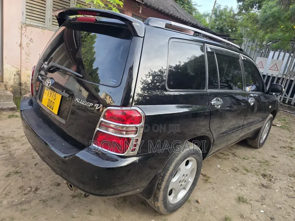 Toyota Kluger 2002 Black