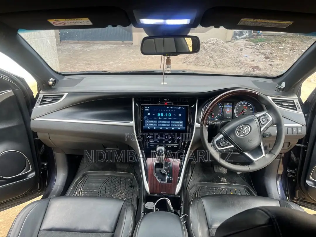 Toyota Harrier 2.0 2015 Black