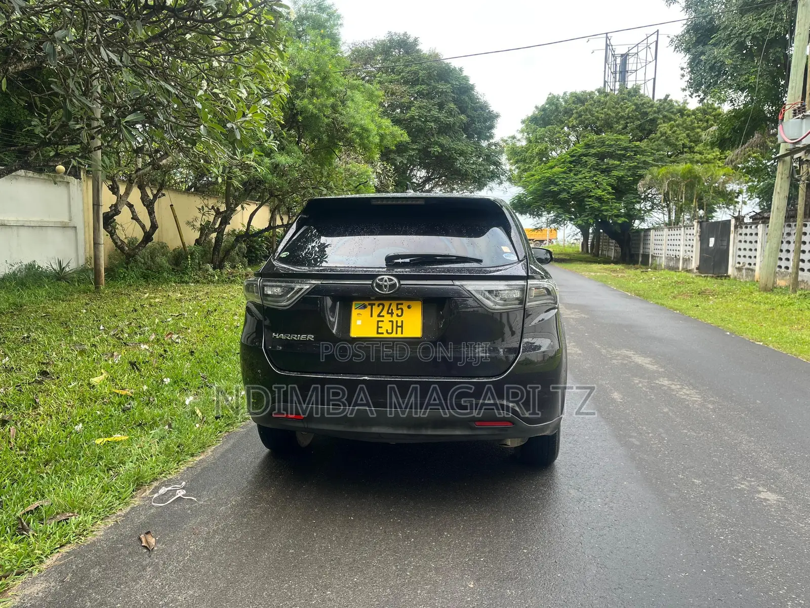 Toyota Harrier 2.0 2015 Black