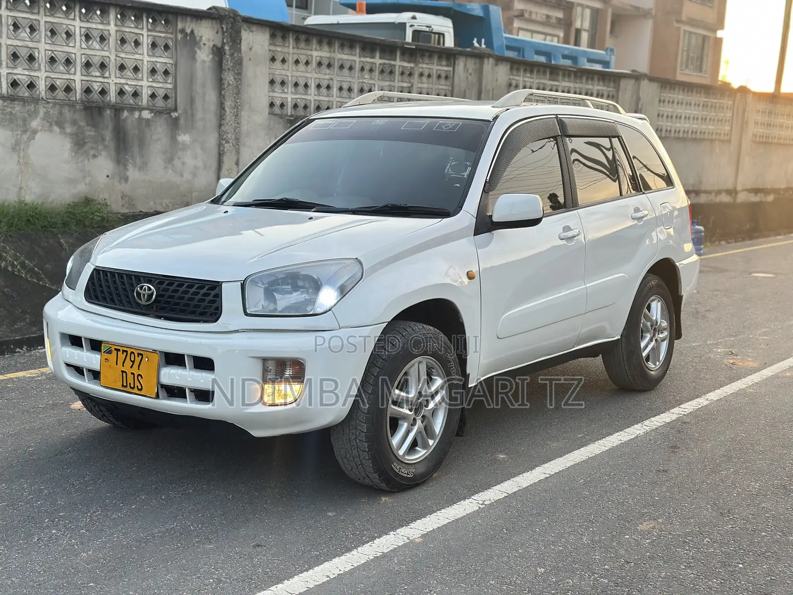 Toyota RAV4 Automatic 2003 White