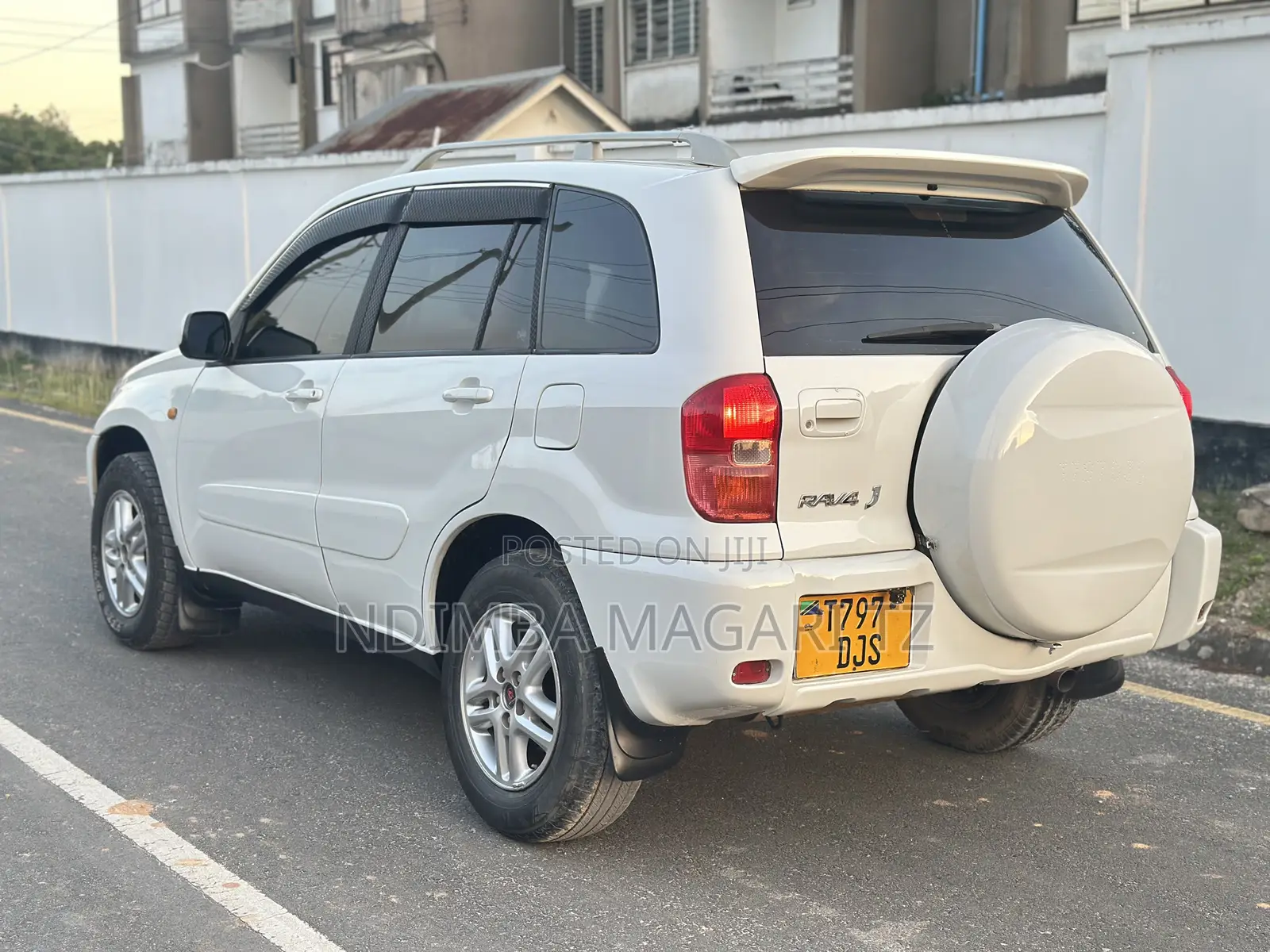 Toyota RAV4 Automatic 2003 White