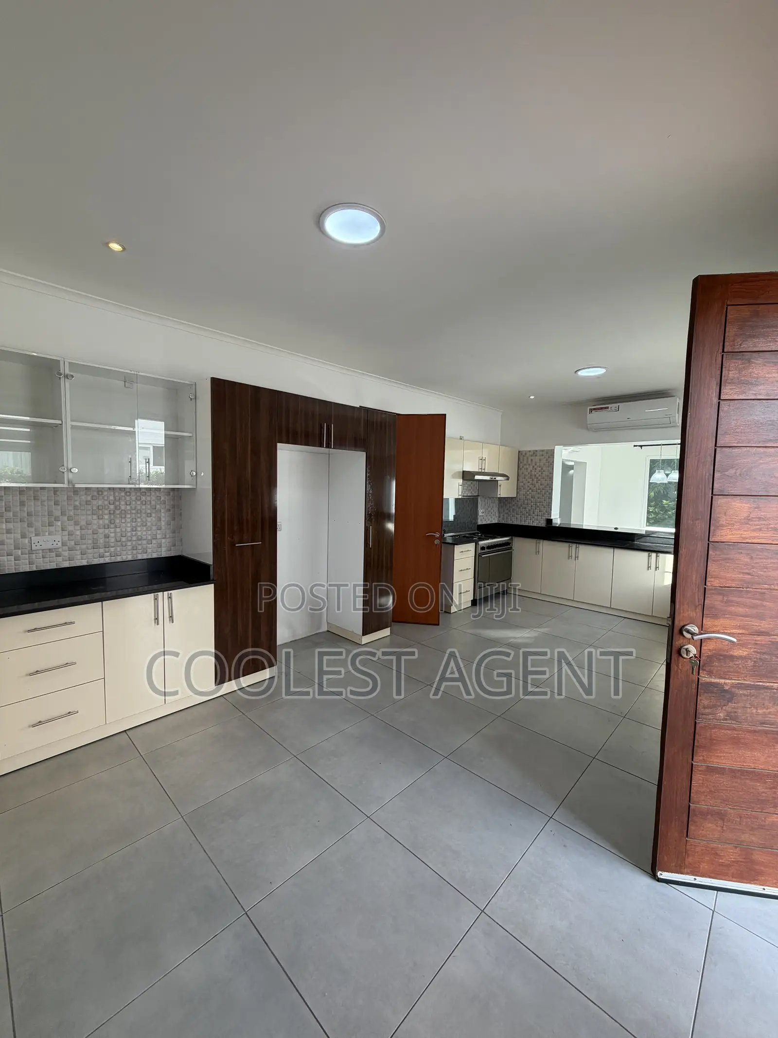 4bdrm Villa in Coolest Estate, Oyster Bay for rent