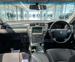 Toyota Crown 2006 Black