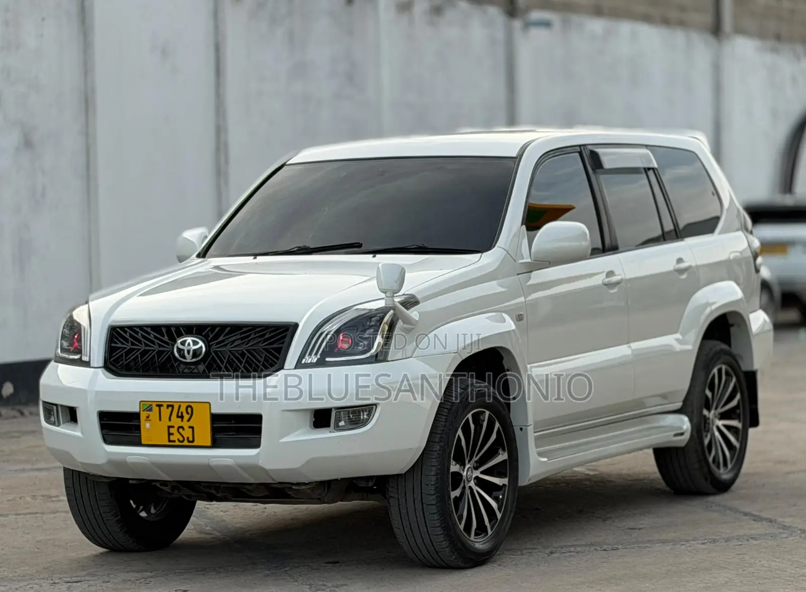 Toyota Land Cruiser Prado 2007 White