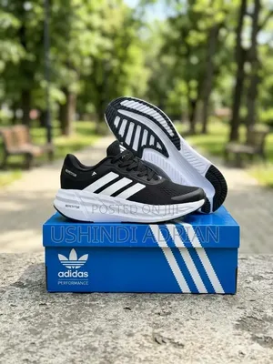 Simple Clean ShoesSizes: 40–45