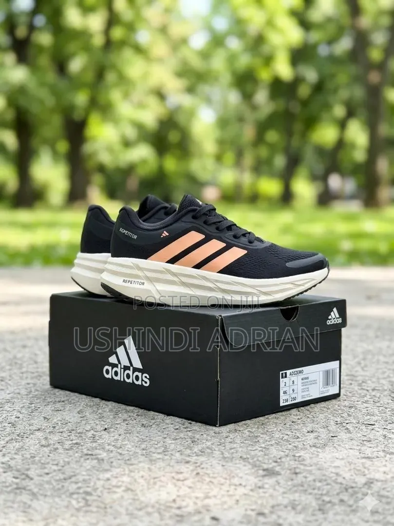 Simple Clean ShoesSizes: 40–45