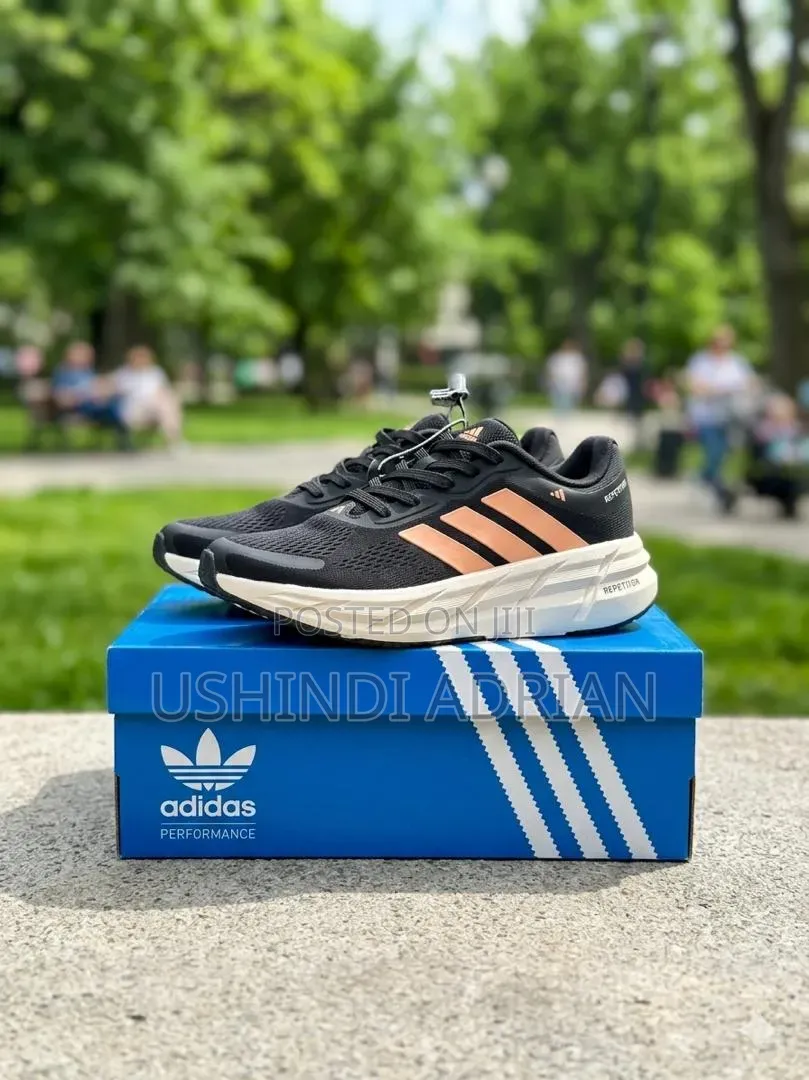 Simple Clean ShoesSizes: 40–45