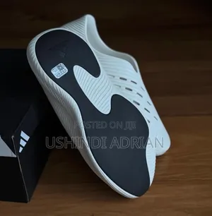 Adidas Pure Chill ShoesSize: 40 • 41 • 42 • 43 • 44 • 45 • 46