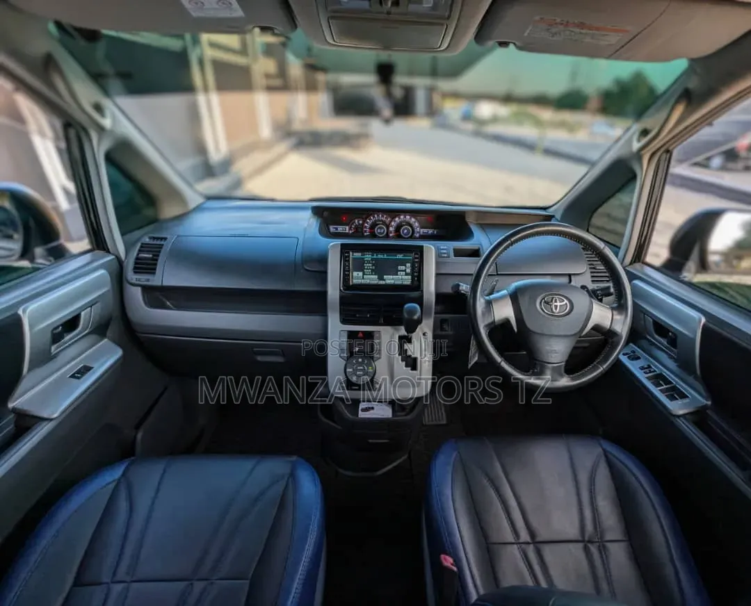 Toyota Noah 2008 Black