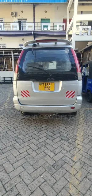 Toyota Noah 2001 Silver