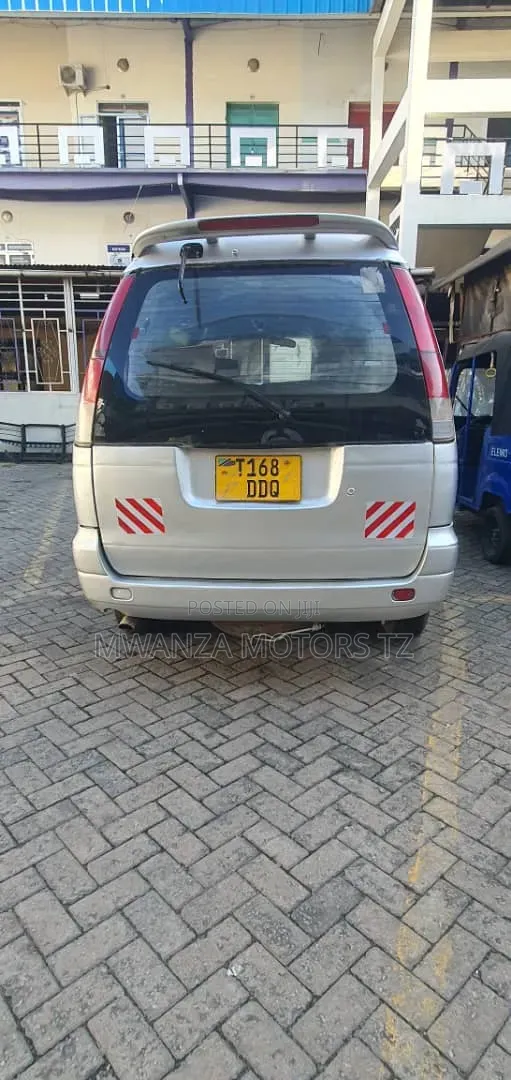 Toyota Noah 2001 Silver