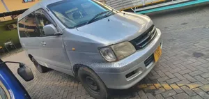 Toyota Noah 2001 Silver
