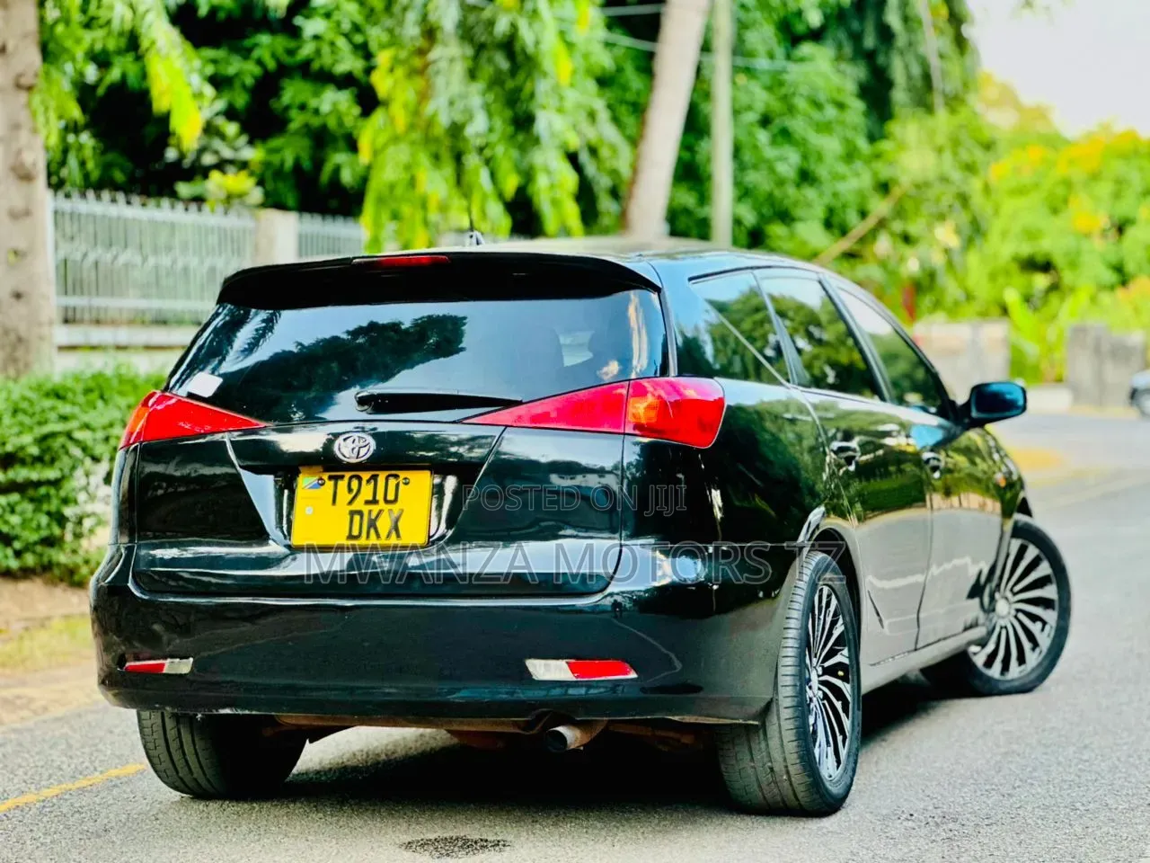 Toyota Caldina 2005 Black