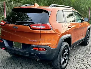 Jeep Cherokee 2016 Orange