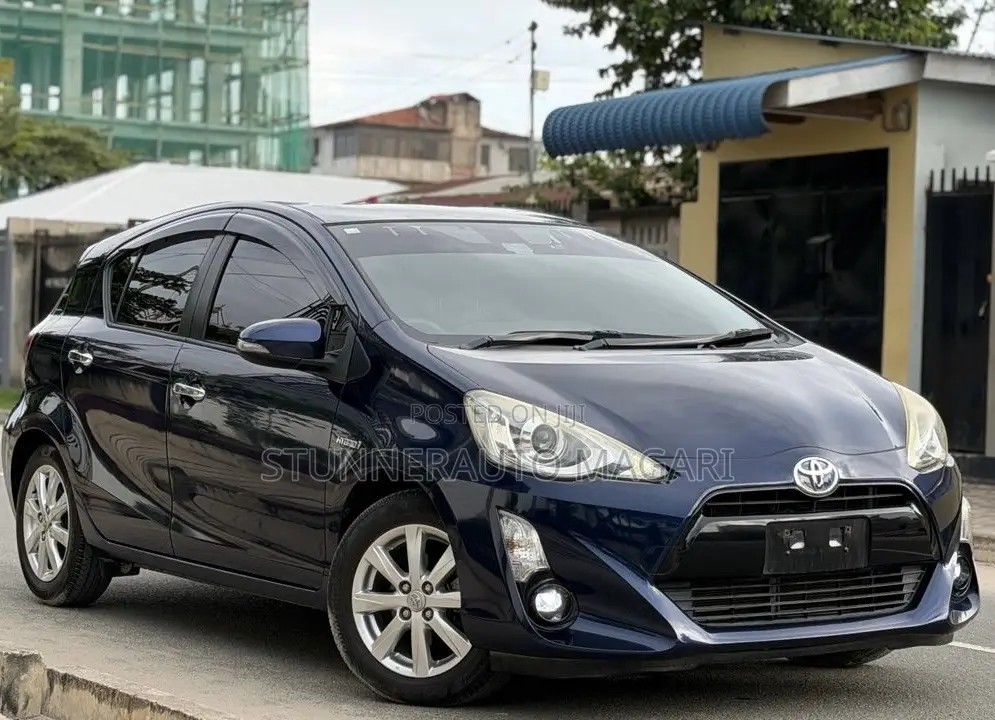 Toyota Aqua 2016 Blue