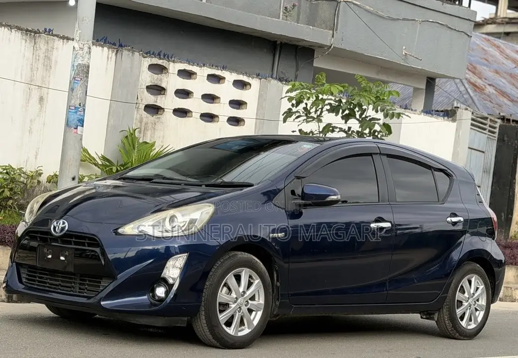 Toyota Aqua 2016 Blue