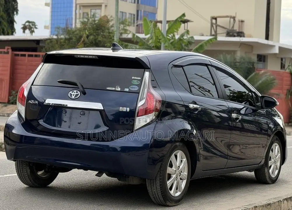 Toyota Aqua 2016 Blue