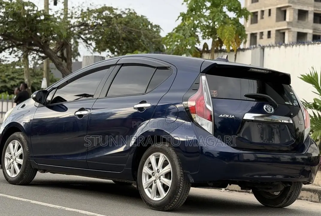 Toyota Aqua 2016 Blue