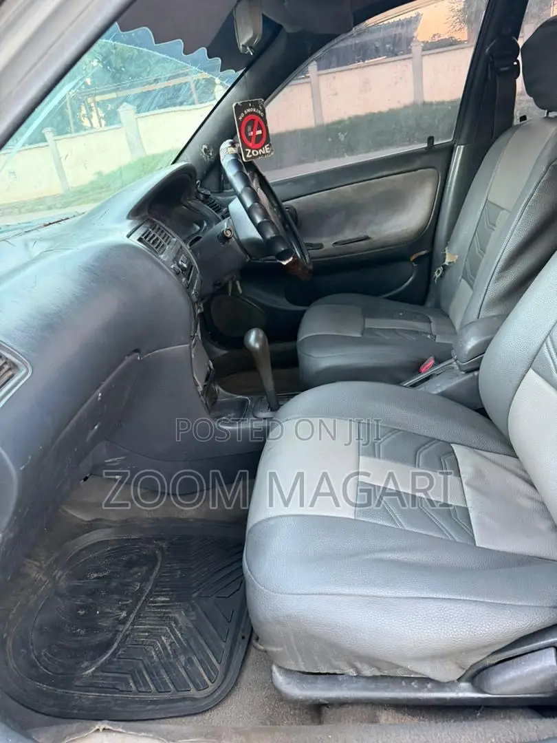 Toyota Corolla 2001 Silver