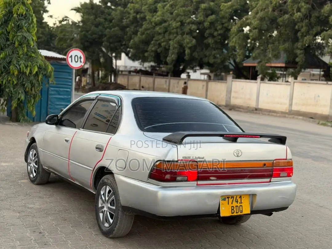 Toyota Corolla 2001 Silver