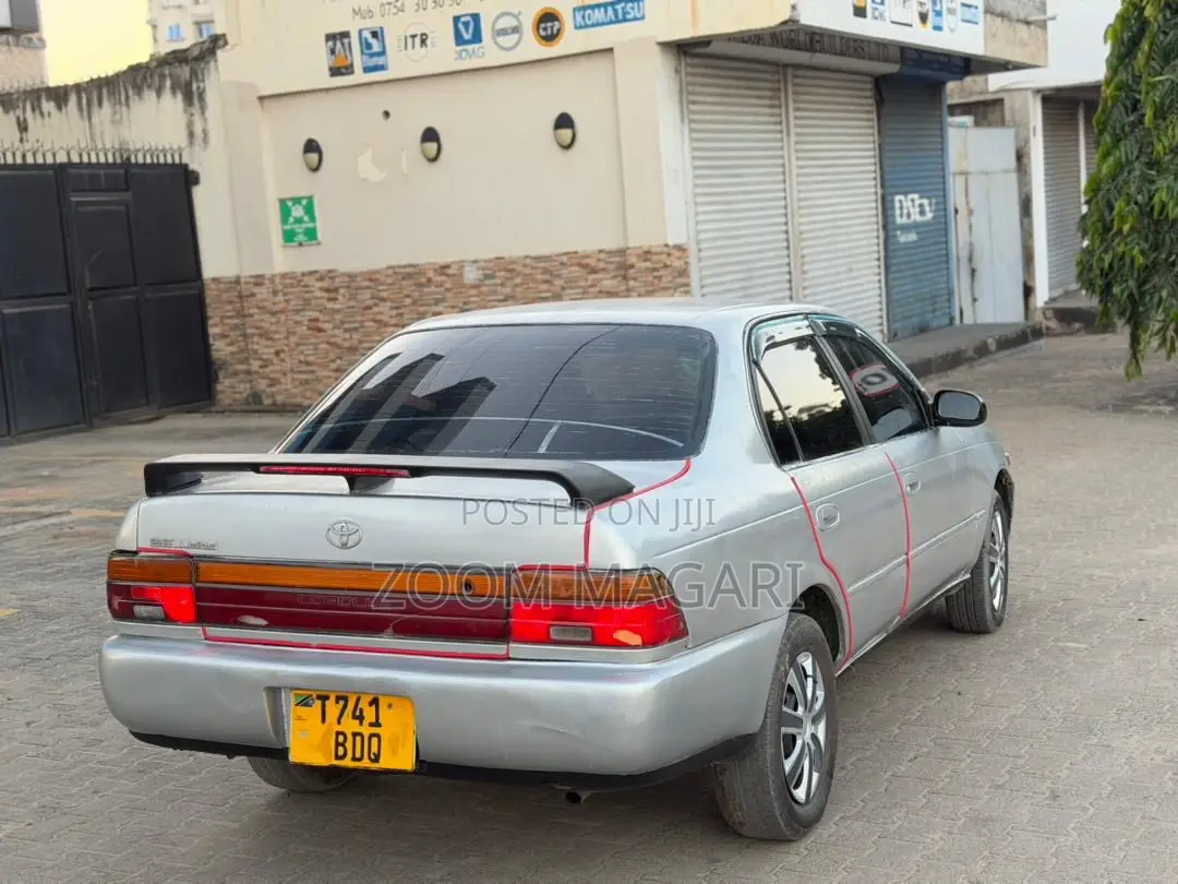 Toyota Corolla 2001 Silver