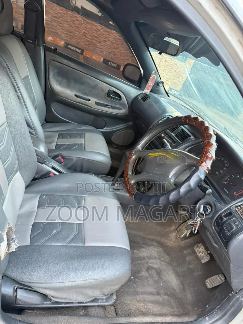 Toyota Corolla 2001 Silver