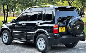 Suzuki Escudo 2004 Black