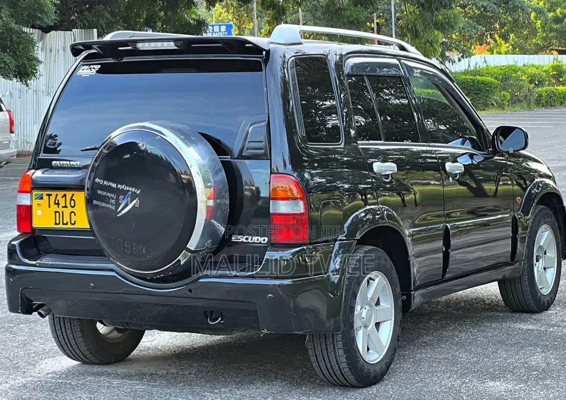 Suzuki Escudo 2004 Black