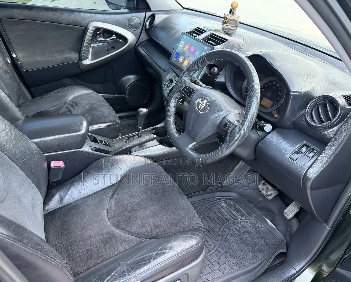Toyota Vanguard 2010 Green