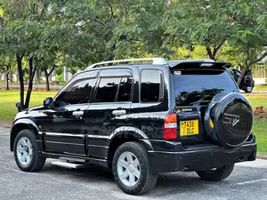 Suzuki Escudo 2004 Black