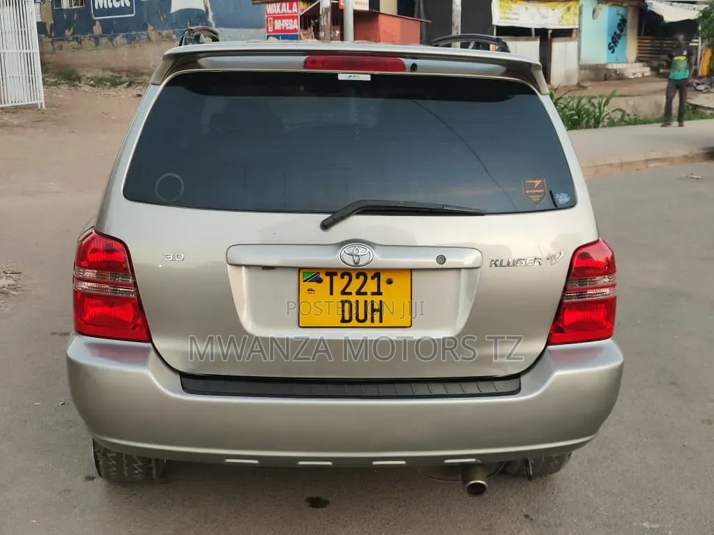Toyota Kluger 2001 Gold