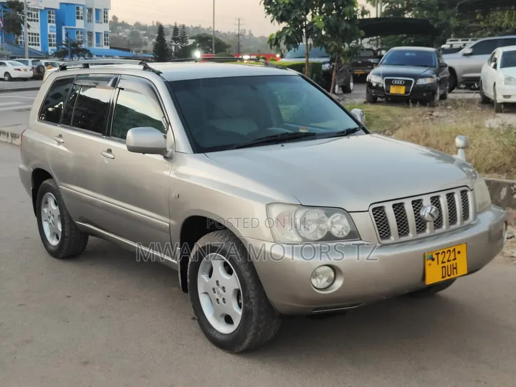 Toyota Kluger 2001 Gold