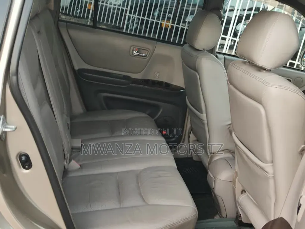 Toyota Kluger 2001 Gold