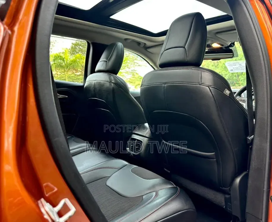 Jeep Grand Cherokee 2016 Orange