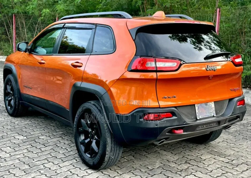 Jeep Grand Cherokee 2016 Orange