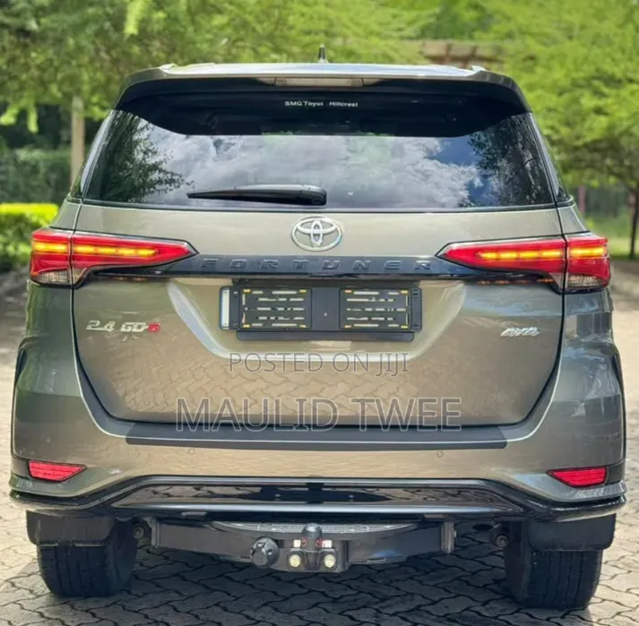 Toyota Fortuner 2023 Beige