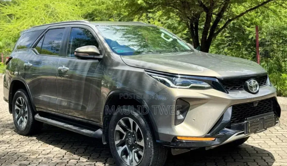 Toyota Fortuner 2023 Beige