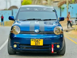 Toyota Sienta 2005 Blue