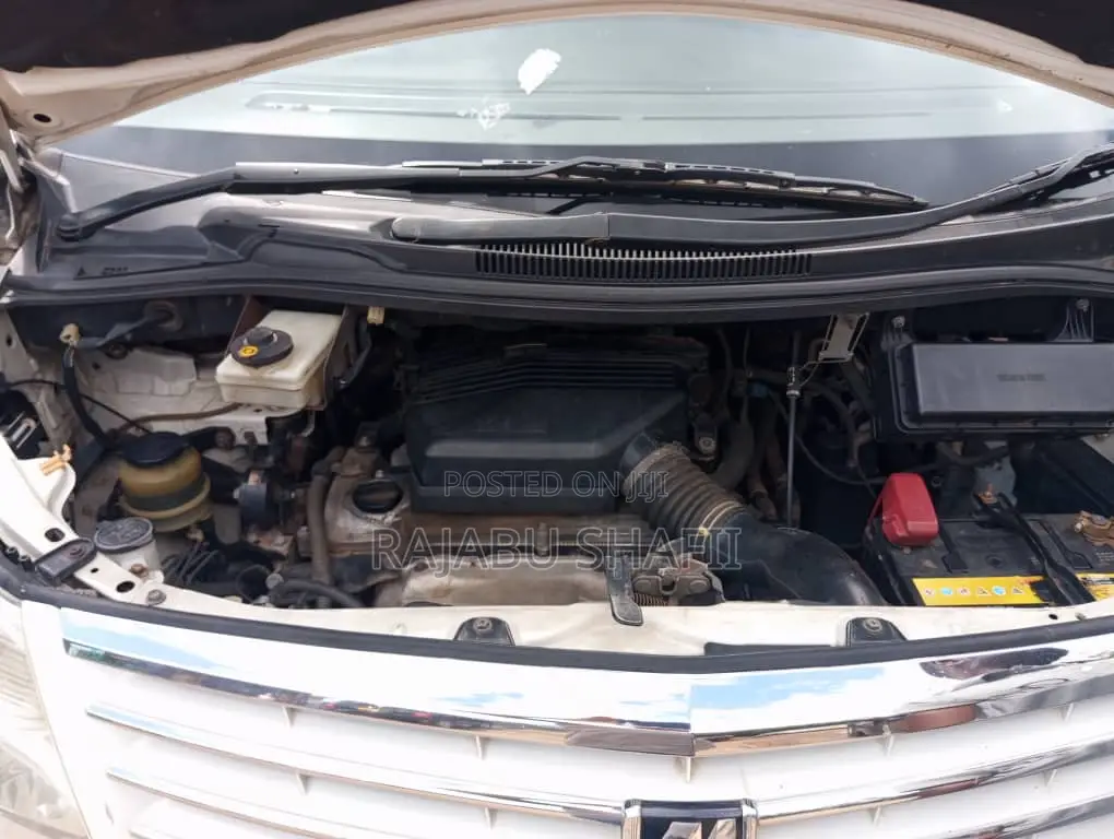 Toyota Alphard 2.4 Petrol FWD 2005 White