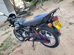 New Bajaj Boxer 125 2025 Black