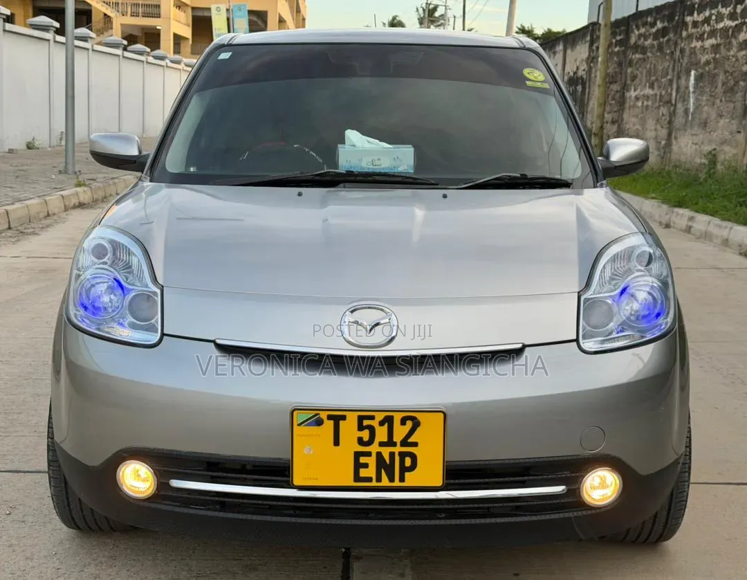 Mazda Verisa 2010