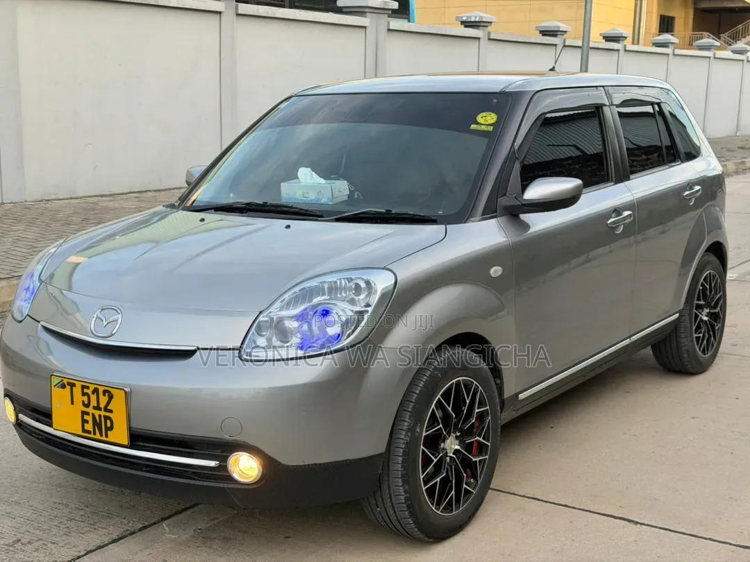 Mazda Verisa 2010
