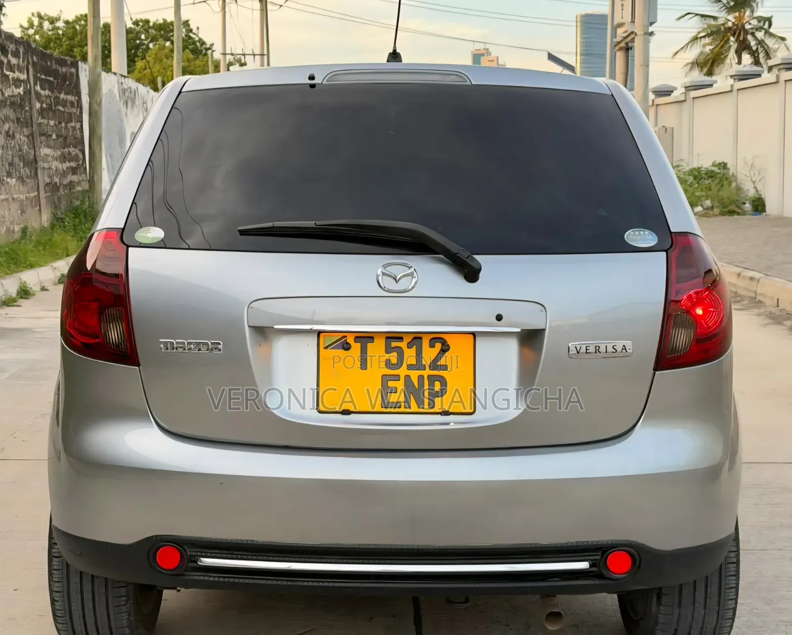 Mazda Verisa 2010