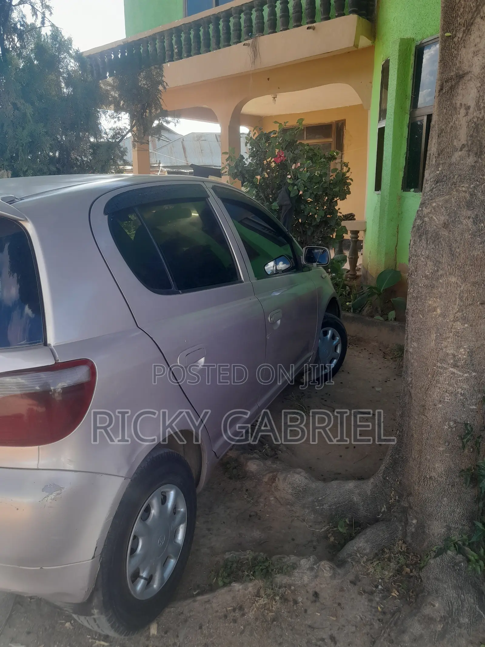 Toyota Vitz 2002 Pearl