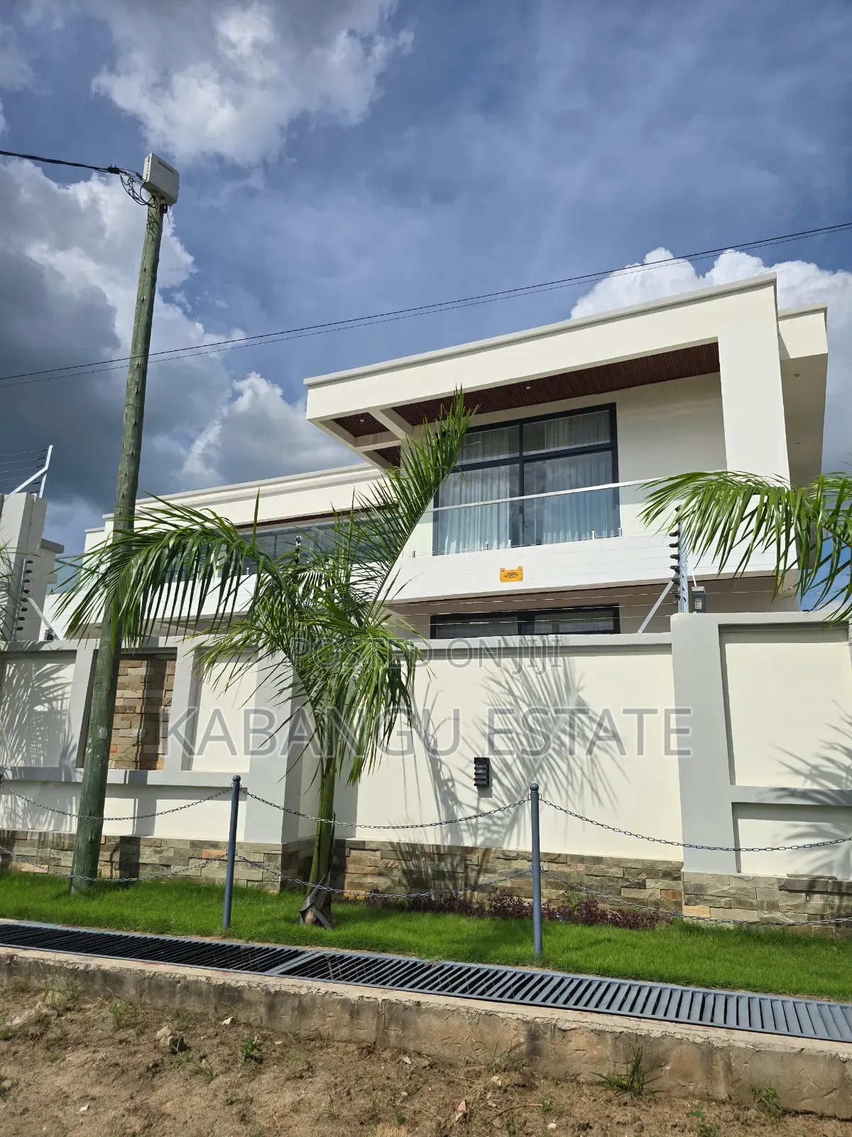 5bdrm Mansion in Mbweni Ubungo for sale