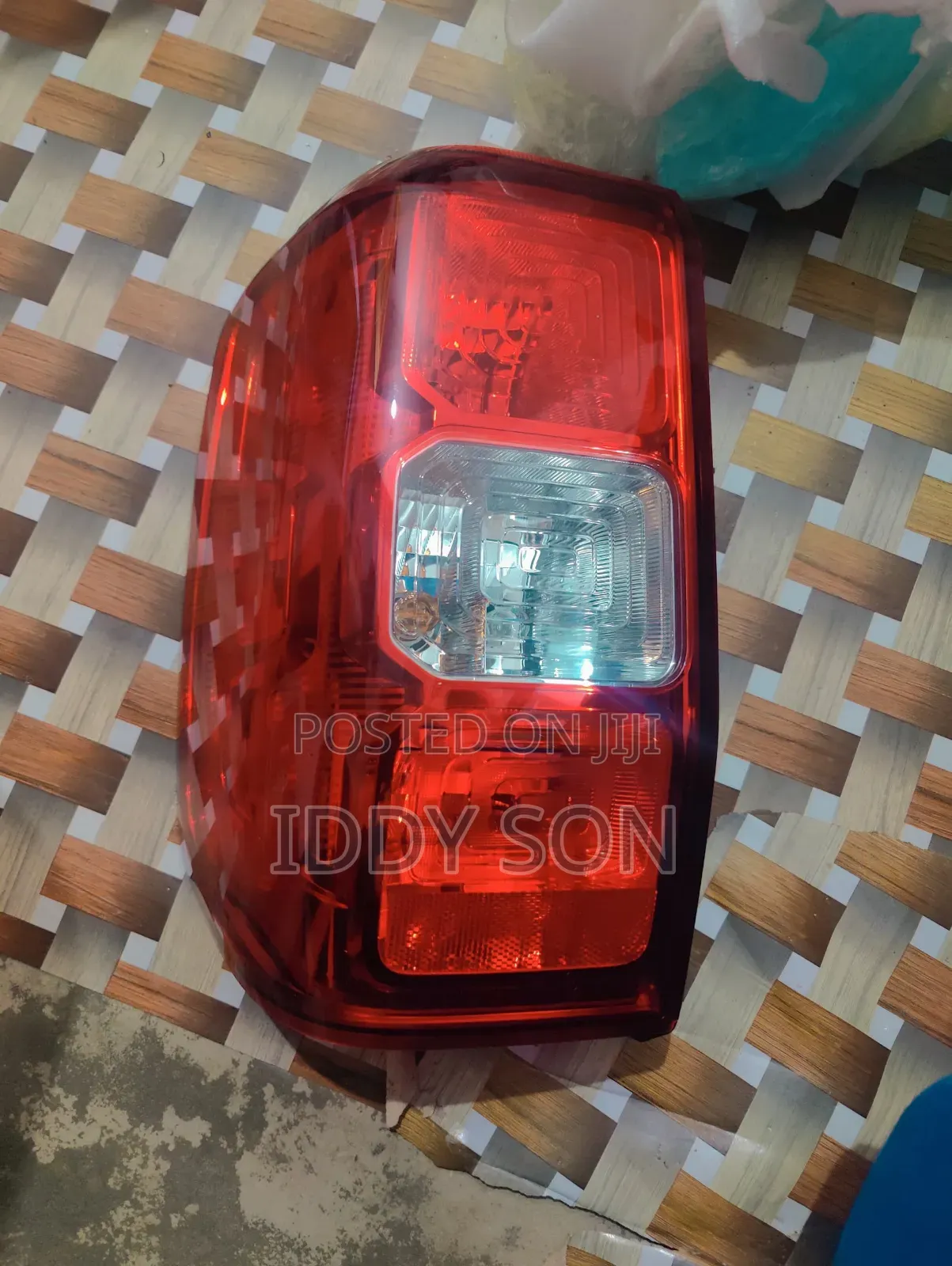 Ford Ranger Taa Ya Nyuma Mkono Wa Kulia