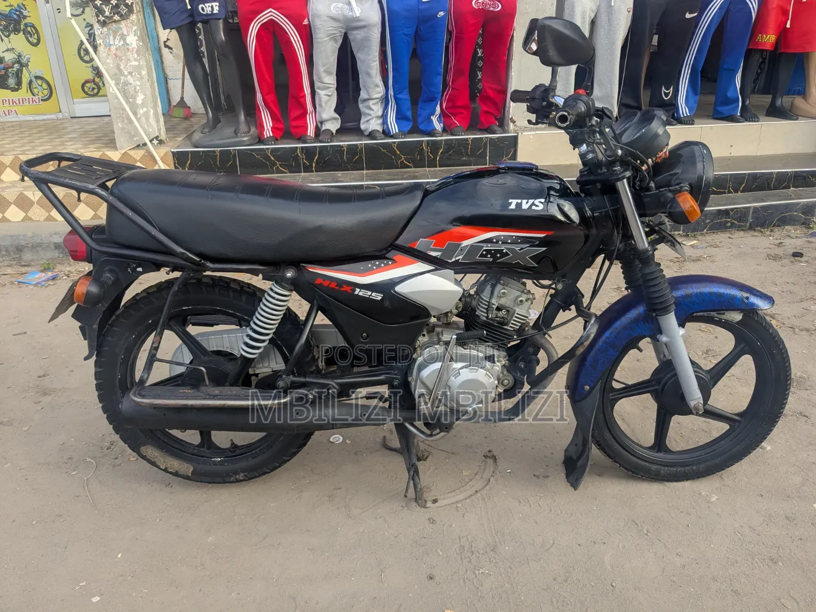TVS HLX 125 2025 Black