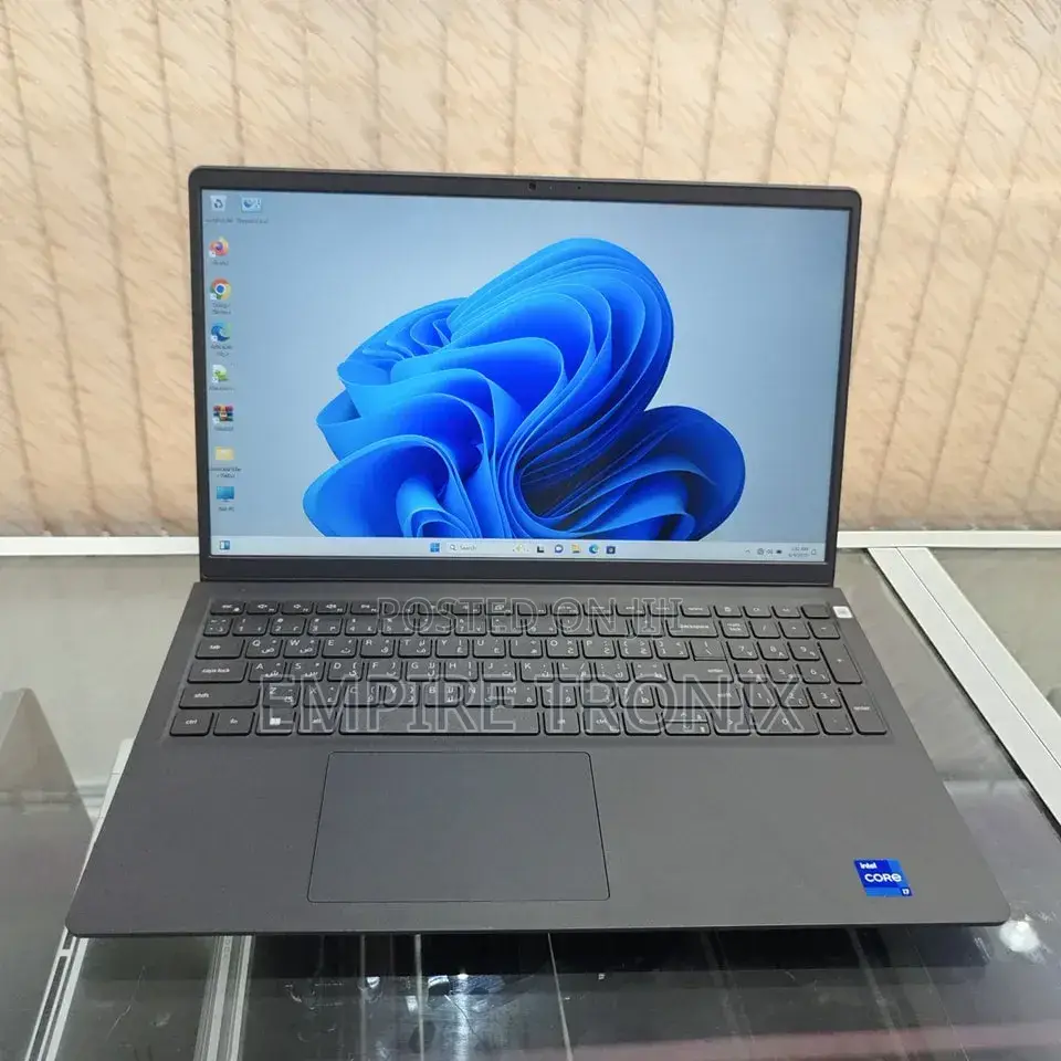 New Laptop Dell Vostro 3520 16GB Intel Core i7 SSD 512GB