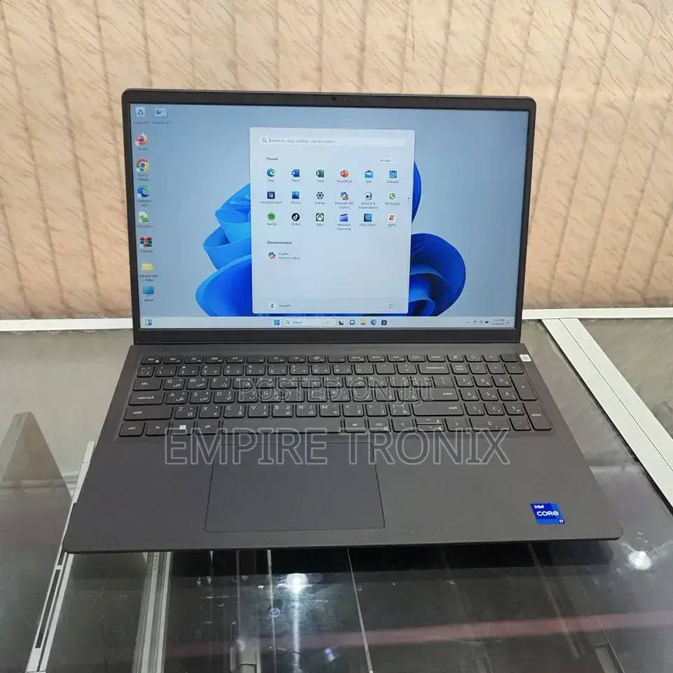 New Laptop Dell Vostro 3520 16GB Intel Core i7 SSD 512GB