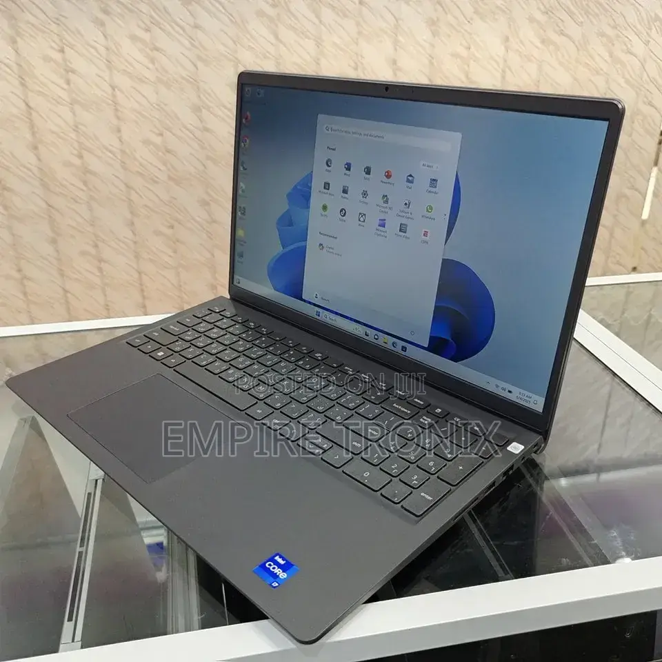 New Laptop Dell Vostro 3520 16GB Intel Core i7 SSD 512GB